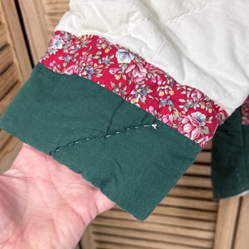 Patchwork Quilted Jacket with Floral Patterns Green White Red Pink Vintage M - Picture 3 of 11